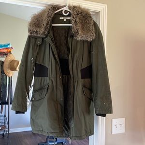 DKNY medium length coat with faux fur collar. Size medium, gently used, womens